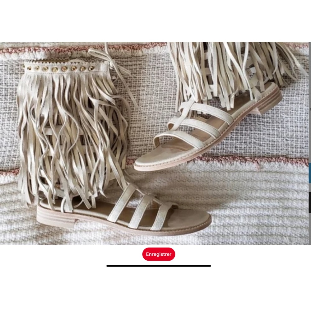 sandal Stuart weitzman comme neuve,  couleur beige.